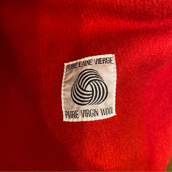 Classic wool red duffle style coat - Picture 3 of 8